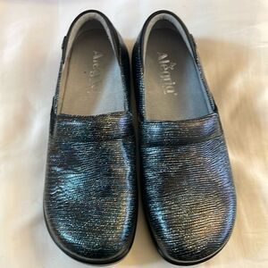ALEGRIA LIGHTWEIGHT KELI MULTICOLOR SHIMMERY SHOES.  A LITTLE BLING!  NE…